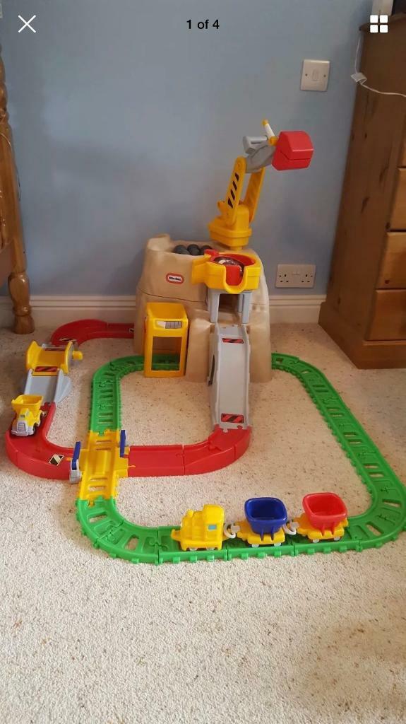 little tikes big adventures construction peak rail and road